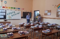 Александър Мацурев дари дезинфектанти на училищата и детските градини в Банско