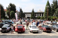 Пъстър парад на ретро коли вдъхнови жители и гости на Банско