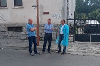Лекар прегледа безплатно банскалии в мобилен кабинет