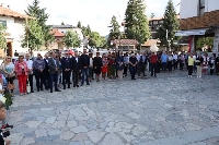 Банско почете в аванс с венци и цветя независимостта на България