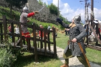 Изложба в Банско ни пренася в Средновековието с костюми, музика и танци