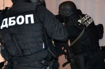 Барети нахлуха на грешен адрес в София, пуснаха електрошок и биха мирно семейство