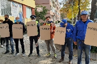 Полицаи излязоха на мирен протест за по-високи заплати в Благоевград