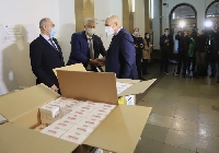 Тази вечер разпределят почти 2600 опаковки ремдесивир в страната за болни от коронавирус