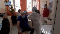 Първият имунизиран с ваксина срещу КОВИД-19 в Пиринско e шефът на благоевградската болница