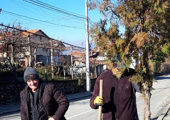 Хората в Самуилово садят фиданки, искат да живеят в най-зеленото петричко село