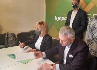 Мая Манолова и Отровното трио си стиснаха ръцете за общо явяване на изборите Мая Манолова и Отровното трио си стиснаха ръцете за общо явяване на изборите