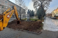 Багер до паметника на Левски стресна благоевградчани