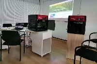 Премиерът пак в Пиринско - този път видя санирани и оборудвани с 3D принтери училища в Разлог и Добринище
