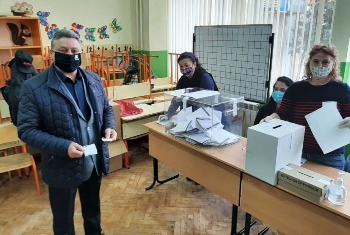 Кандидат-депутатът Любен Милев: Гласувах с грижа за хората, за променена България!