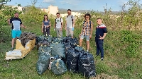 Доброволци почистиха незаконно сметище край 9 ОУ в Благоевград, събраха 25 чувала с боклуци Доброволци почистиха незаконно сметище край 9 ОУ в Благоевград, събраха 25 чувала с боклуци
