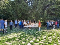 БСП-Благоевград и руската общност отбелязаха Деня на победата с венци и цветя на Братската могила