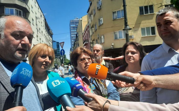 Без разцепление в „Изправи се! Мутри вън!”