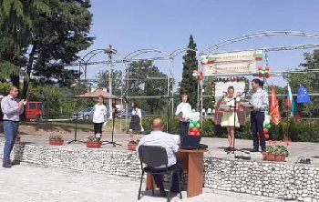 Деца изнесоха страхотен концерт за 24-ти май в Микрево