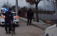 Полицията вдигна КПП-та, проверява всички коли в Разлог след обира на офис на Изипей