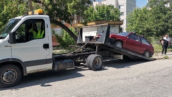 Продължава разчистването на улиците в Благоевград от излезли от употреба автомобили