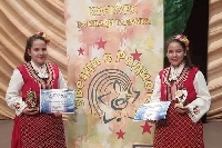 Близначки от Банско с ангелски гласове спечелиха първо място на конкурс