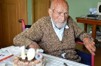 Кметът на Гоце Делчев връчи почетния знак на града за ЧРД на 105-г. ветеран от войната