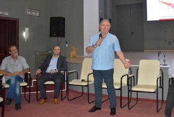 С полагане на цветя и среща с избиратели започна предизборната кампания на  БСП за България  в Банско