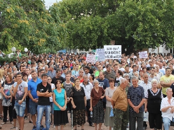 2000 жители на Кресна казаха Не на Водната асоциация