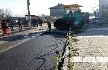 Стара Кресна се радва на асфалтирана главна улица и нов водопровод