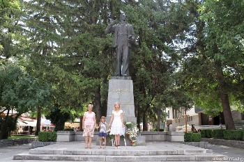 Банско почете своя велик син Никола Вапцаров