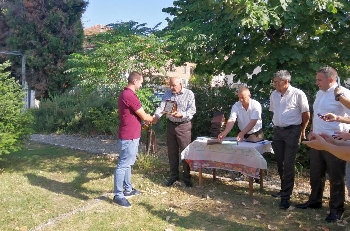 Директорът на ЮЗДП награди с грамота, плакет и по 300 лева 12 доброволци огнеборци