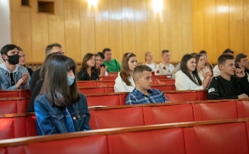 Украински студенти учат в Колежа по туризъм, кметът Илко Стоянов ги поздрави