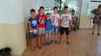 Децата на Струмяни показаха спортен хъс в състезание по тенис на маса