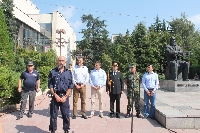Благоевград посрещна като герои огнеборците, помагали в Скопие