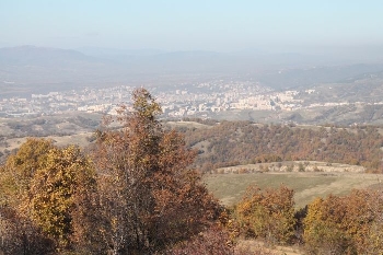 По-хладно време с аромат на есен в празничния ден