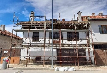 Ремонтираха покрива на възрожденска къща в Разлог