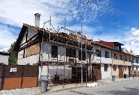 Ремонтираха покрива на възрожденска къща в Разлог