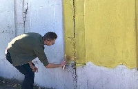Ученици рисуват ликове на будители на стената на  14-и полк” в Благоевград
