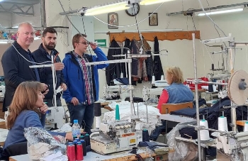 Росен Желязков се срещна в Кресна с работещи в дървопреработвателната и шивашката индустрия