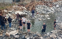 Петима младежи от Огняново скочиха във водите на Канина за кръста