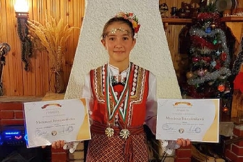 Гласът на 11-г. Михаела от Банско завладява и с фолклор, и с поп и джаз