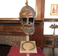 САЩ ни върна античен шлем на Филип Македонски, открит в Плетена и изнесен от иманяри