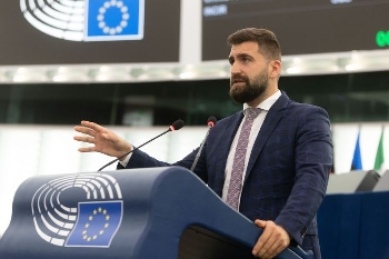 Андрей Новаков предлага Европа да финансира страните, приемащи бежанци от Украйна