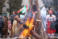 Кукери, чанове, огън и танци - злото бе изгонено далече от Благоевград