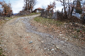 Ремонтират водопровод на улица в село Изгрев
