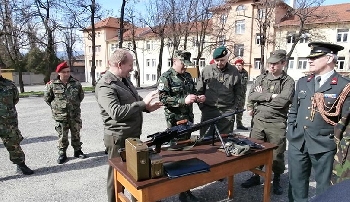 В навечерието на 6 май Военното поделение показва бойна техника и въоръжение