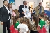 Кметът на Гоце Делчев дари детски книги на българското училище в Кавала