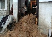 Сатовча под вода след пороите - наводнени къщи и цехове, отнесени улици и подпорни стени, съсипана реколта