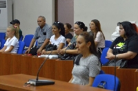 На Голяма Богородица 20 семейства получиха ключове за общински жилища от кмета Илко Стоянов На Голяма Богородица 20 семейства получиха ключове за общински жилища от кмета Илко Стоянов