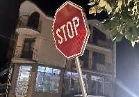 Следят изкъсо малчугани в Кресна - чупят знаци в града