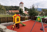 Нова и безопасна детска площадка радва децата в село Кремен