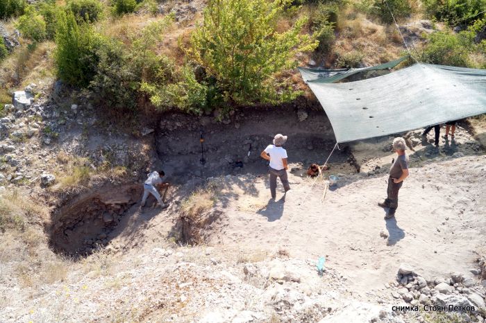 Археолози изследват уникално тракийско селище край Илинденци