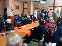 Пенсионери и младежи от социалните институции в Банско отбелязаха Деня на християнското семейство