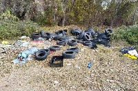 Сметище от стари гуми изникна край река Струма до Петрич
